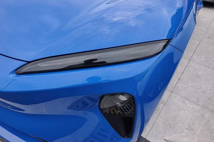 Used Nio ET5 2022 75 kWh Left Front Headlight