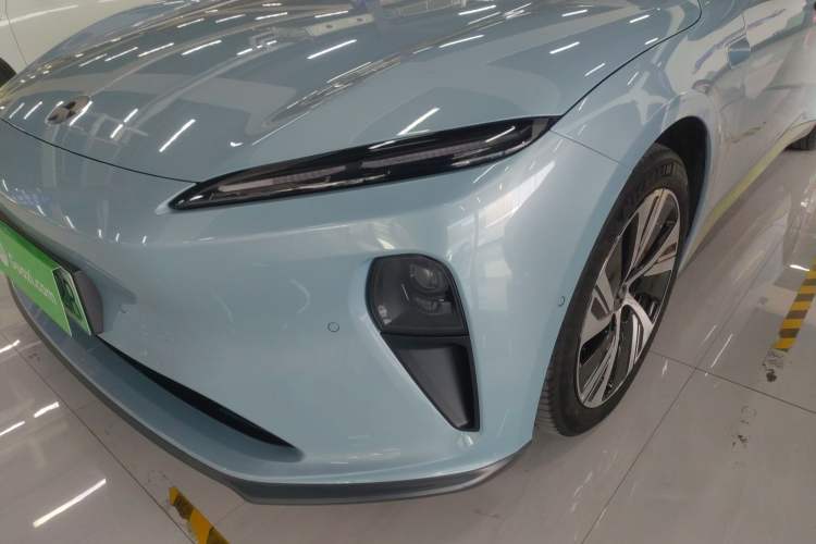 Used Nio ET5 2022 75 kWh Left Front Headlight