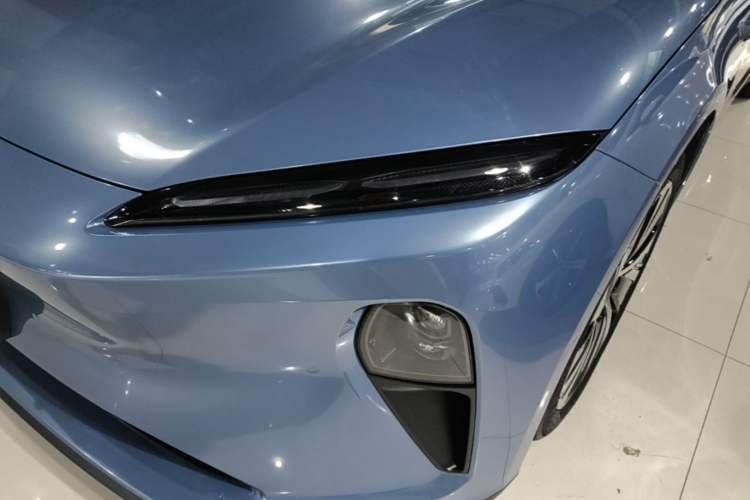 Used Nio ET5 2022 75 kWh Left Front Headlight