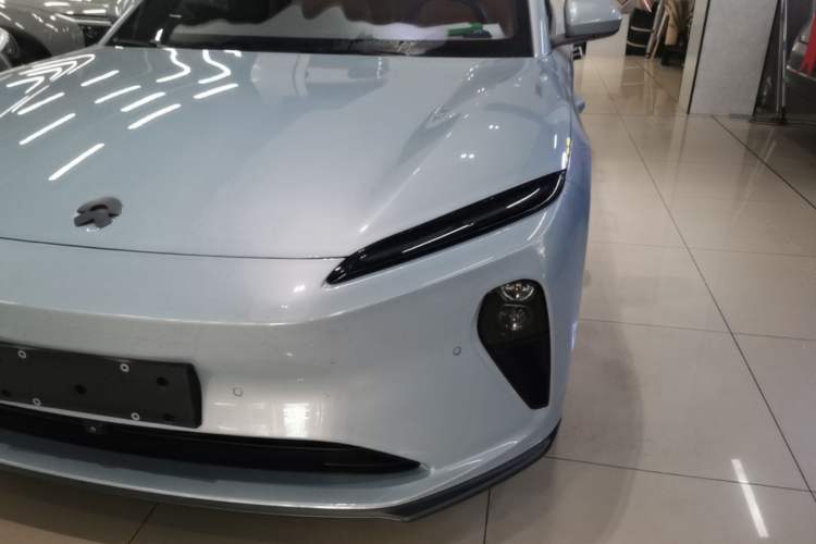 Used Nio ET5 2022 75 kWh Left Front Headlight