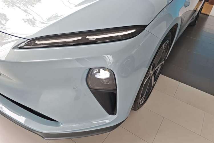 Used Nio ET5 2022 75 kWh Left Front Headlight