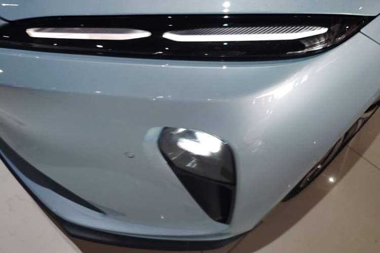 Used Nio ET5 2022 75 kWh Left Front Headlight