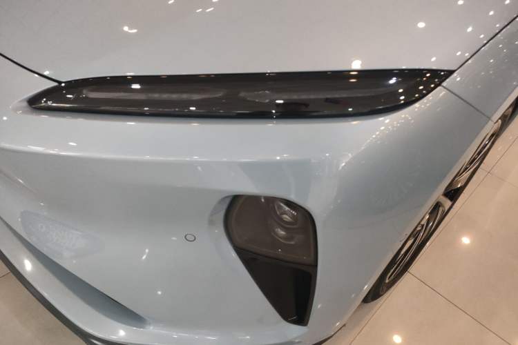Used Nio ET5 2022 75 kWh Left Front Headlight