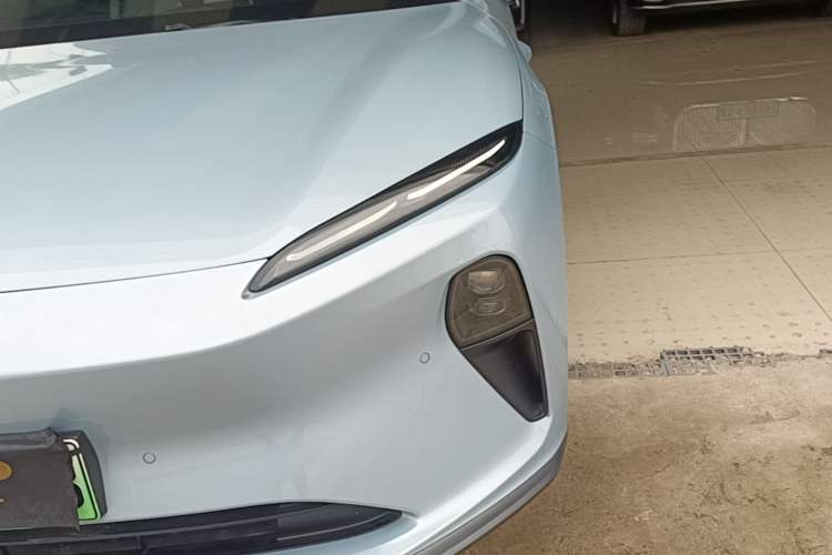 Used Nio ET5 2022 75 kWh Left Front Headlight