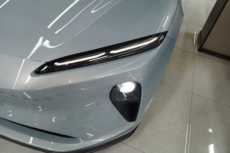 Used Nio ET5 2022 75 kWh Left Front Headlight
