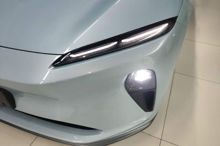 Used Nio ET5 2022 75 kWh Left Front Headlight