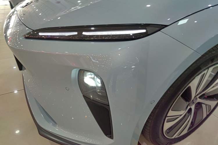 Used Nio ET5 2022 75 kWh Left Front Headlight