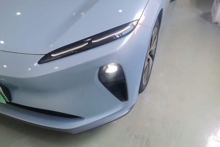 Used Nio ET5 2022 75 kWh Left Front Headlight