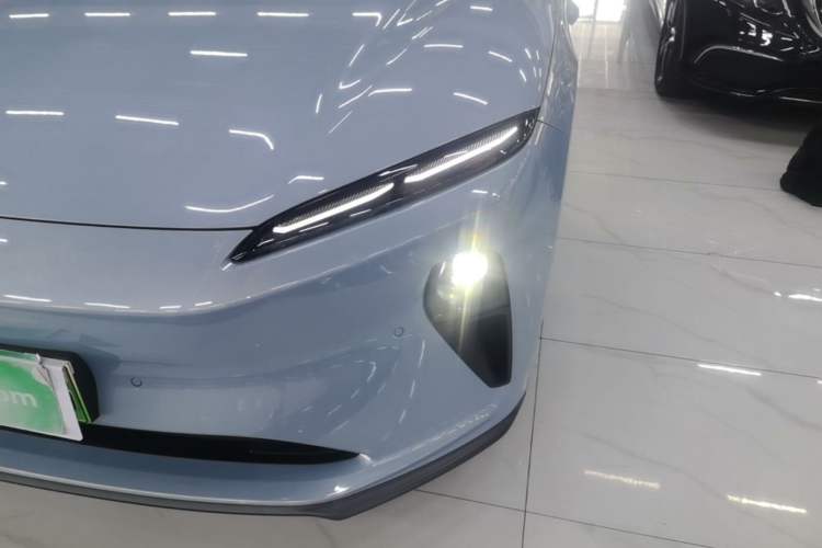 Used Nio ET5 2022 75 kWh Left Front Headlight