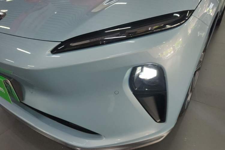 Used Nio ET5 2022 75 kWh Left Front Headlight