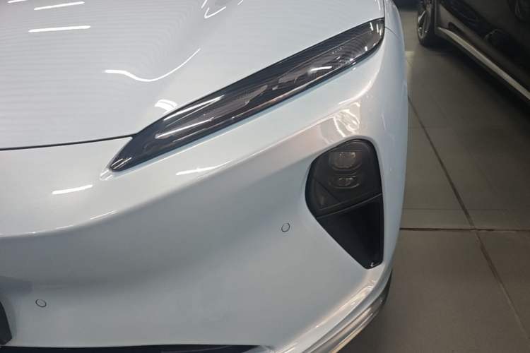Used Nio ET5 2022 75 kWh Left Front Headlight