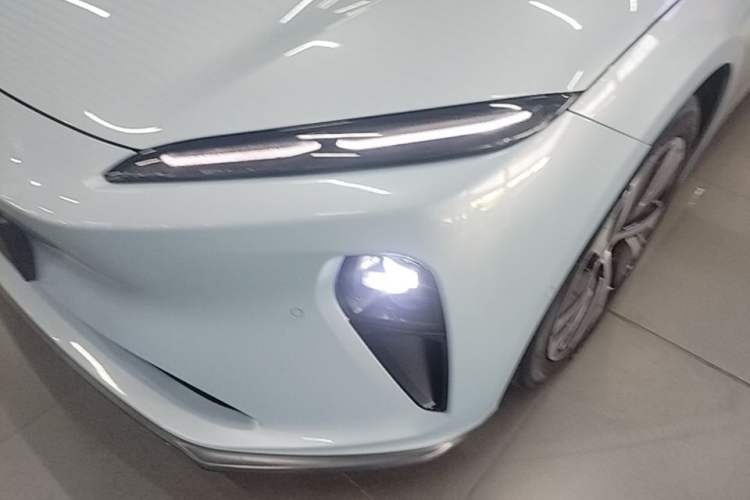 Used Nio ET5 2022 75 kWh Left Front Headlight
