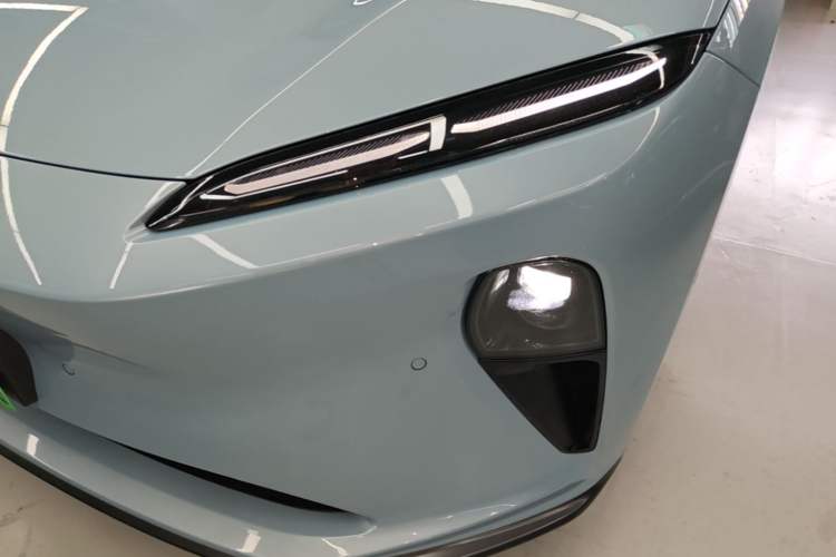 Used Nio ET5 2022 75 kWh Left Front Headlight