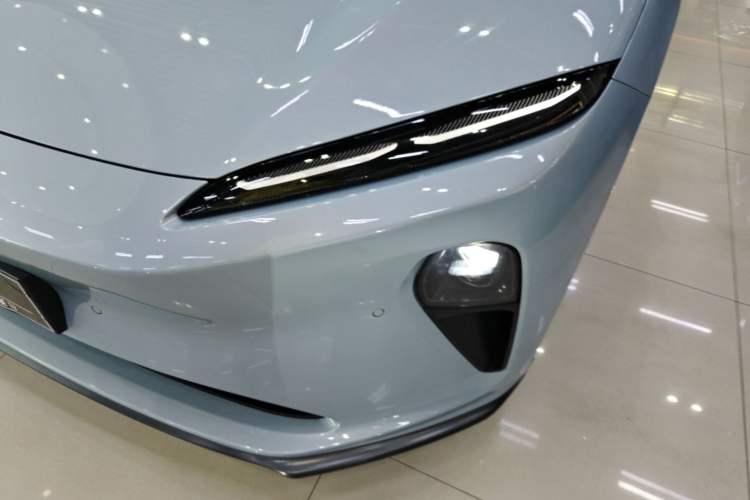 Used Nio ET5 2022 75 kWh Left Front Headlight