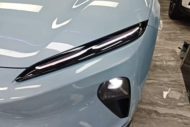 Used Nio ET5 2022 75 kWh Left Front Headlight