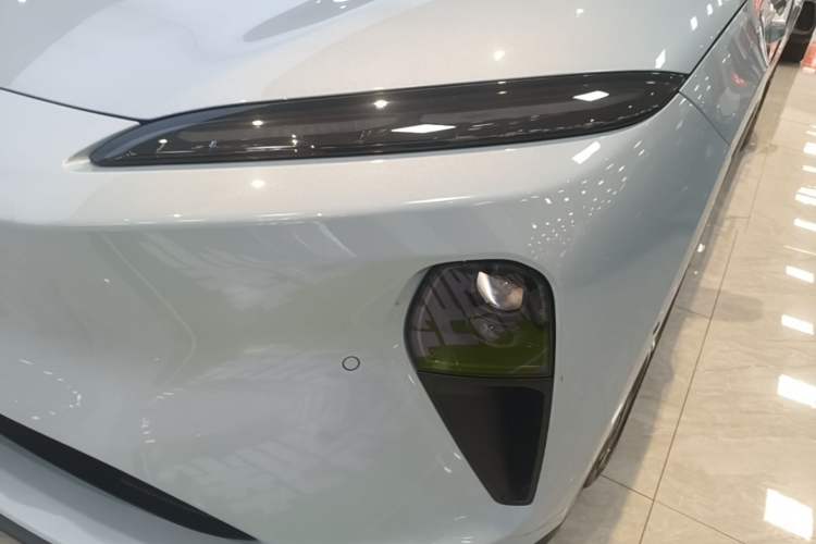 Used Nio ET5 2022 75 kWh Left Front Headlight