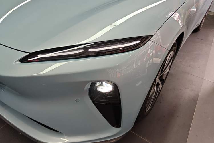 Used Nio ET5 2022 75 kWh Left Front Headlight