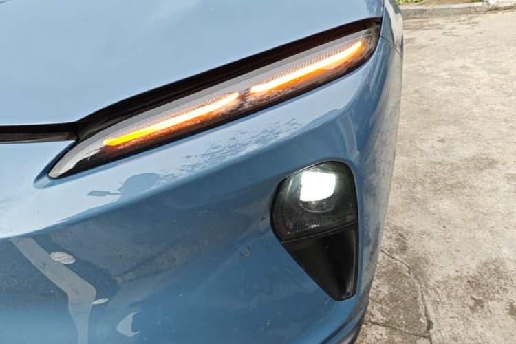 Used Nio ET5 2022 75 kWh Left Front Headlight