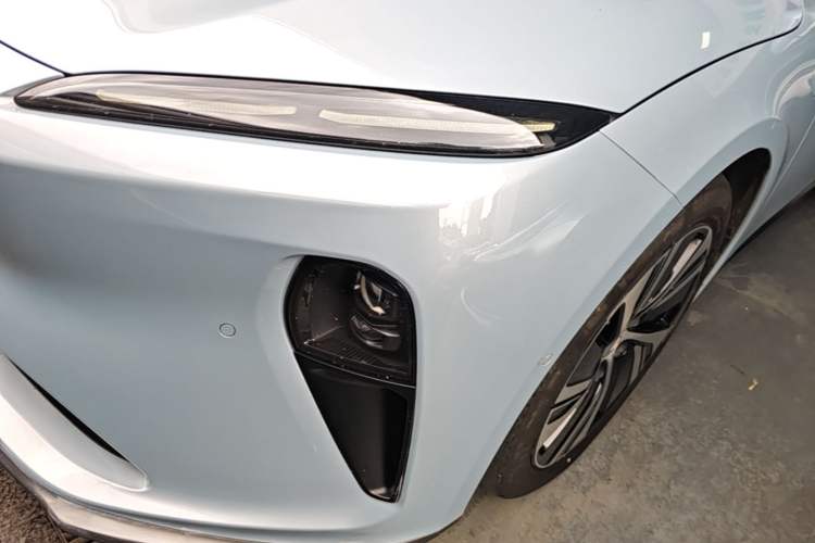 Used Nio ET5 2022 75 kWh Left Front Headlight