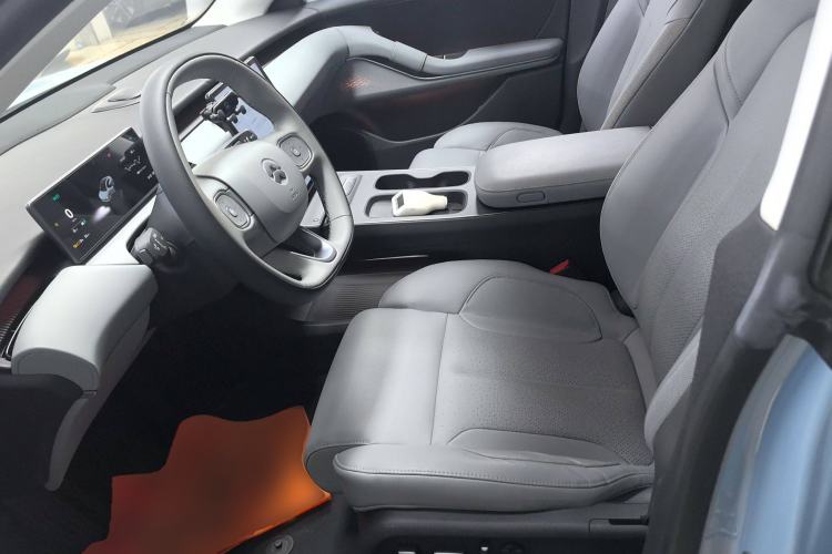 Used Nio ET5 2022 75 kWh Left Front Seat