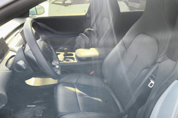 Used Nio ET5 2022 75 kWh Left Front Seat