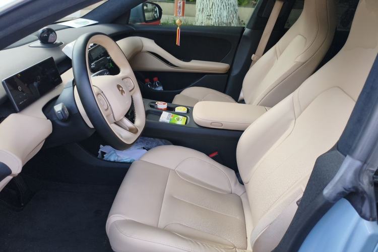 Used Nio ET5 2022 75 kWh Left Front Seat