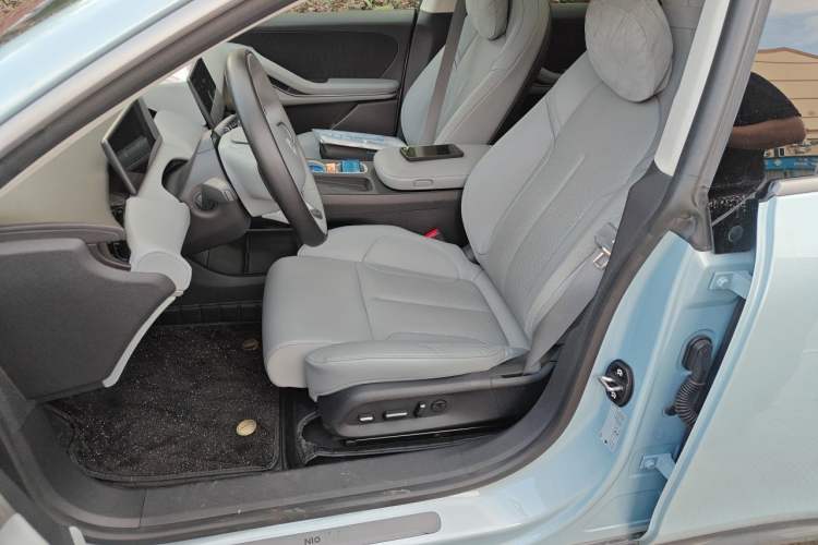 Used Nio ET5 2022 75 kWh Left Front Seat