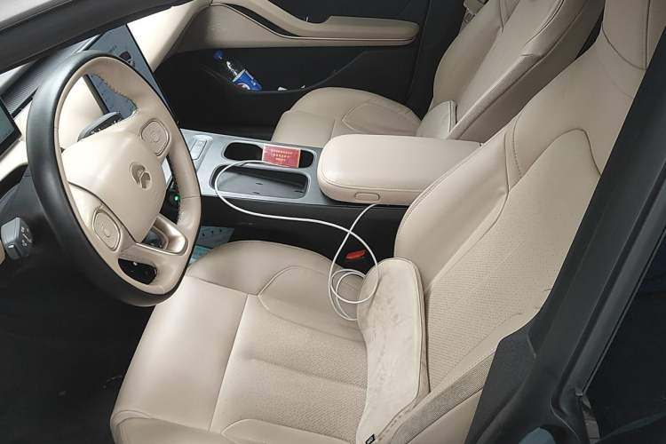 Used Nio ET5 2022 75 kWh Left Front Seat