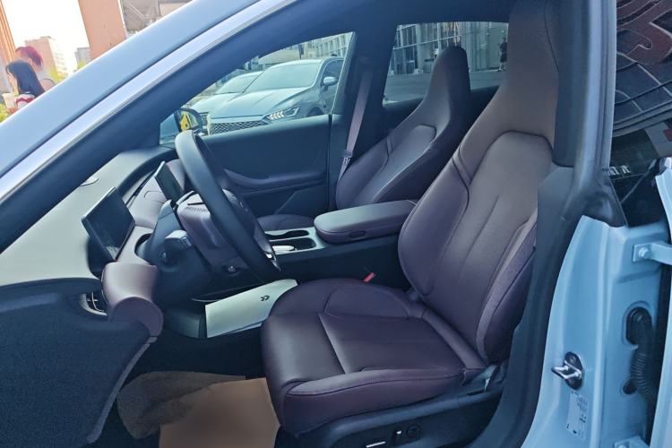 Used Nio ET5 2022 75 kWh Left Front Seat