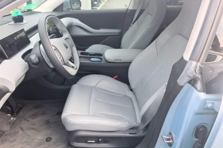 Used Nio ET5 2022 75 kWh Left Front Seat