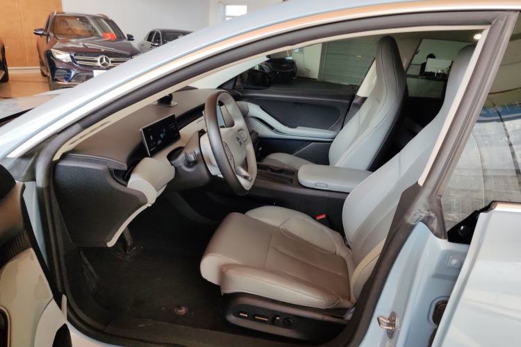 Used Nio ET5 2022 75 kWh Left Front Seat