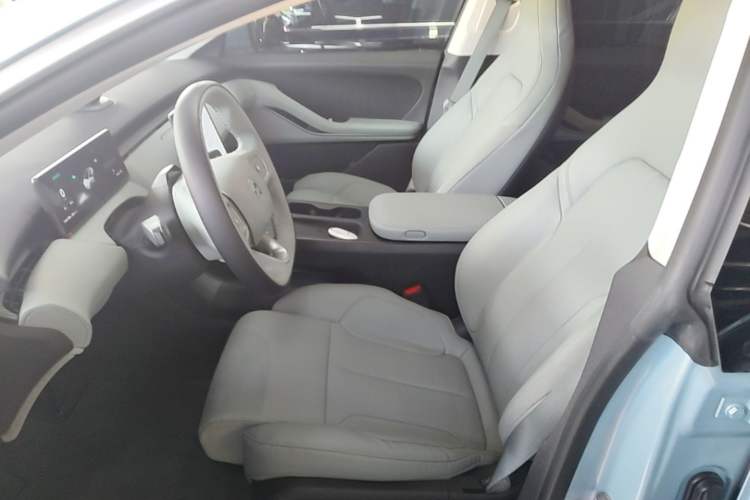 Used Nio ET5 2022 75 kWh Left Front Seat