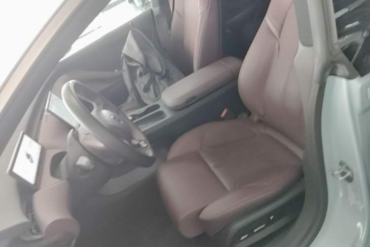 Used Nio ET5 2022 75 kWh Left Front Seat