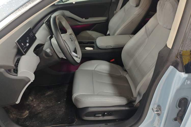 Used Nio ET5 2022 75 kWh Left Front Seat