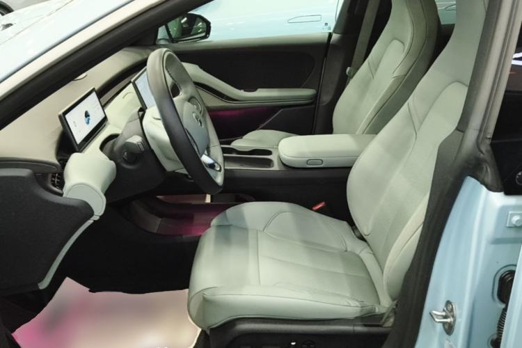 Used Nio ET5 2022 75 kWh Left Front Seat