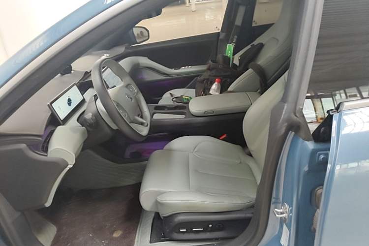 Used Nio ET5 2022 75 kWh Left Front Seat
