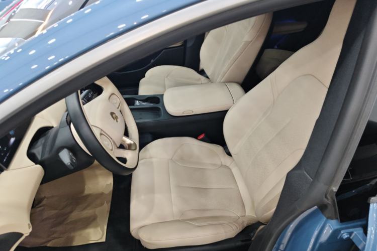 Used Nio ET5 2022 100 kWh Left Front Seat