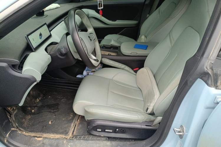 Used Nio ET5 2022 75 kWh Left Front Seat