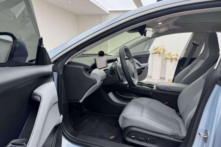 Used Nio ET5 2022 75 kWh Left Front Seat