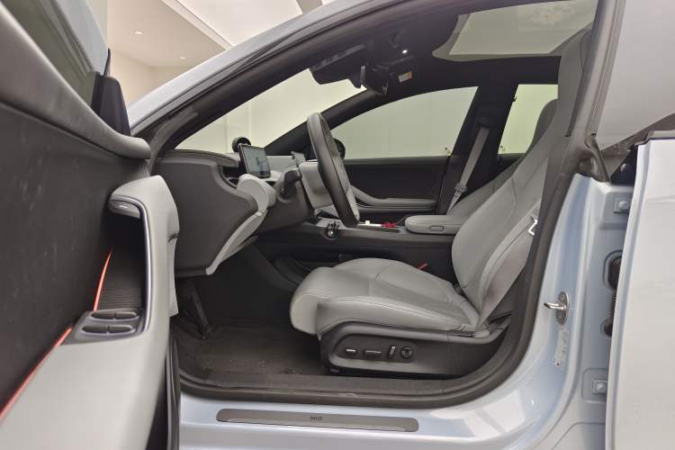 Used Nio ET5 2022 75 kWh Left Front Seat