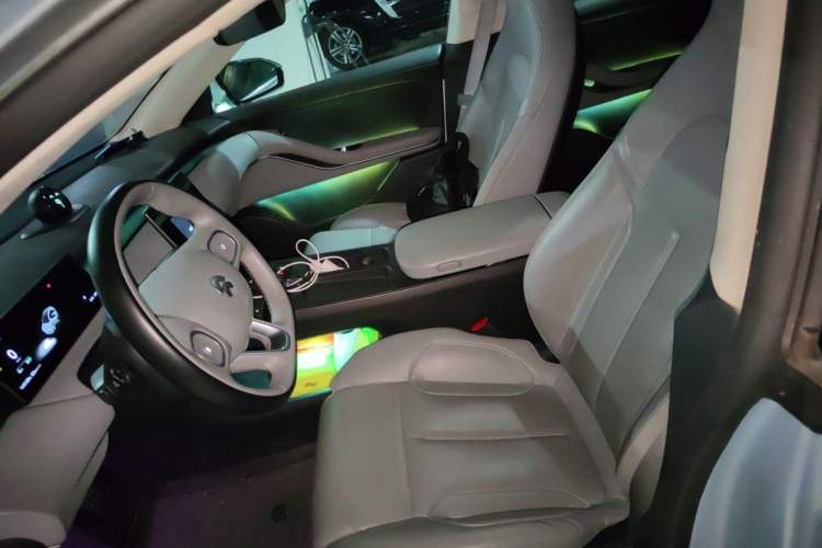 Used Nio ET5 2022 75 kWh Left Front Seat