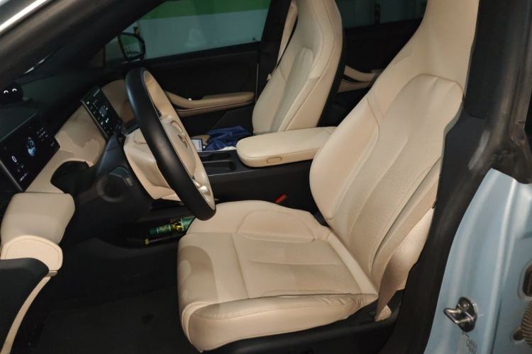 Used Nio ET5 2022 75 kWh Left Front Seat