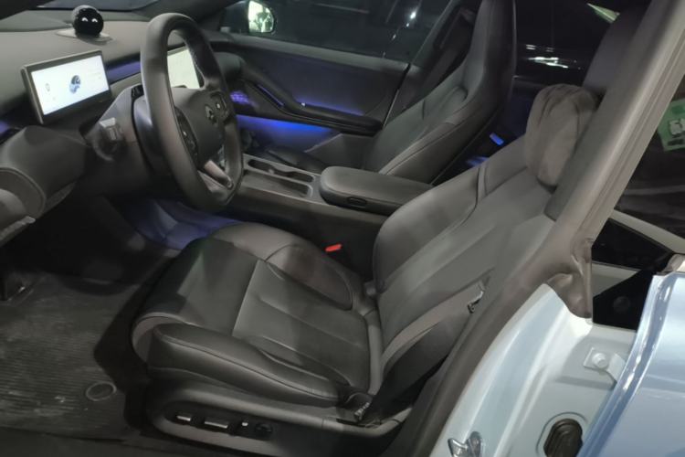 Used Nio ET5 2022 75 kWh Left Front Seat