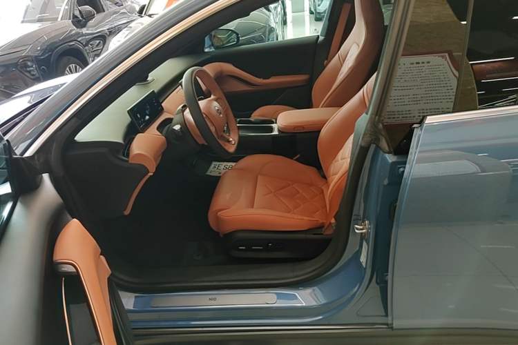 Used Nio ET5 2022 75 kWh Left Front Seat