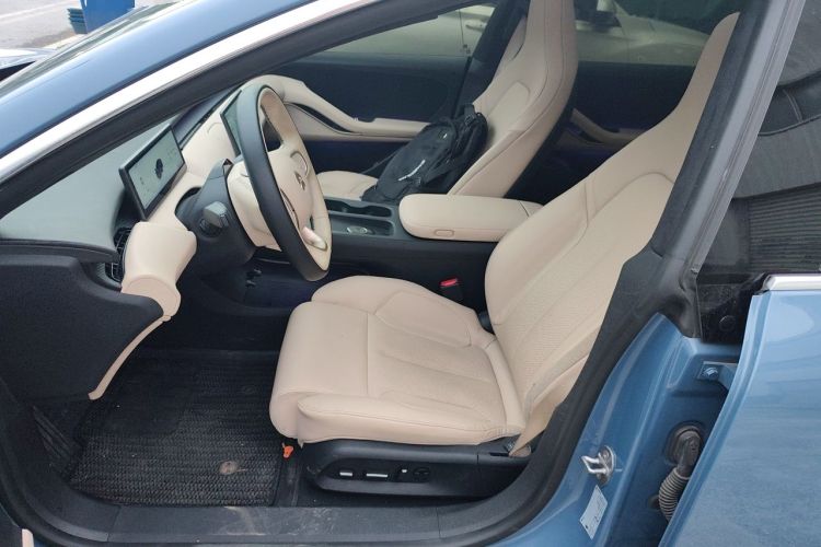 Used Nio ET5 2022 75 kWh Left Front Seat