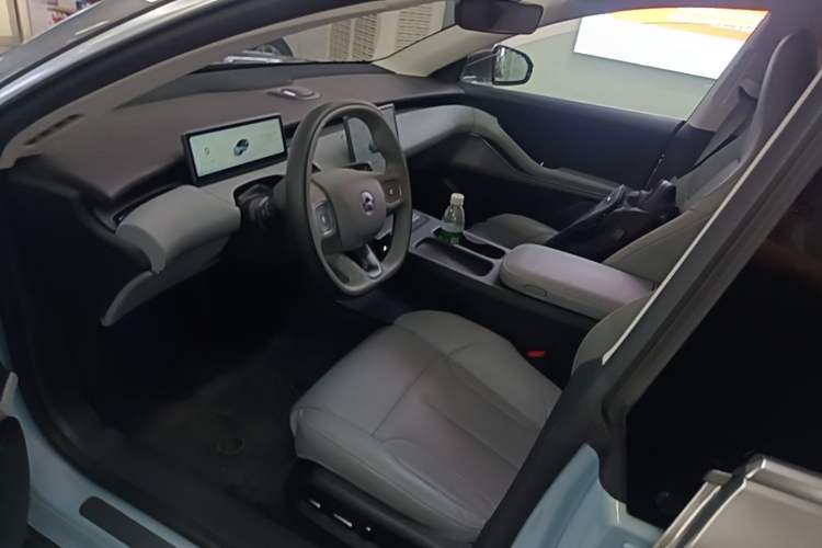 Used Nio ET5 2022 75 kWh Left Front Seat
