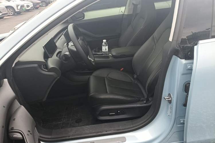 Used Nio ET5 2022 75 kWh Left Front Seat