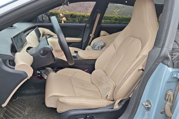 Used Nio ET5 2022 75 kWh Left Front Seat