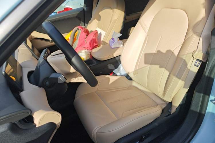 Used Nio ET5 2022 75 kWh Left Front Seat
