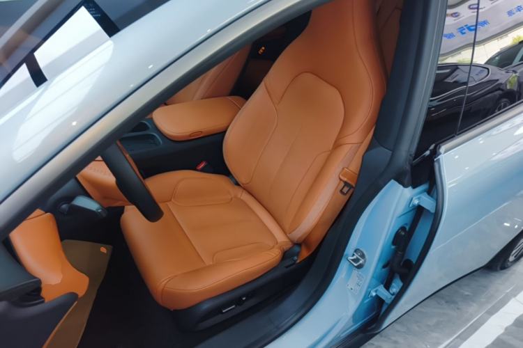 Used Nio ET5 2022 75 kWh Left Front Seat